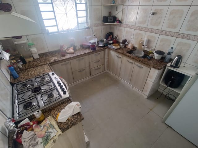 Casa 5 quartos e 2 banheiros, à venda, no bairro Pirajá em Belo Horizonte