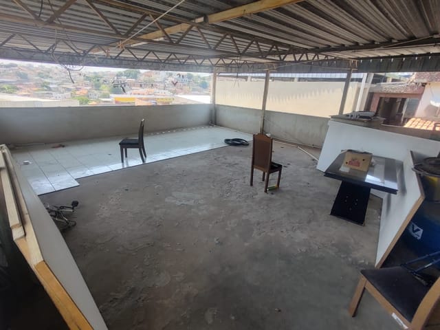 Casa 5 quartos e 2 banheiros, à venda, no bairro Pirajá em Belo Horizonte