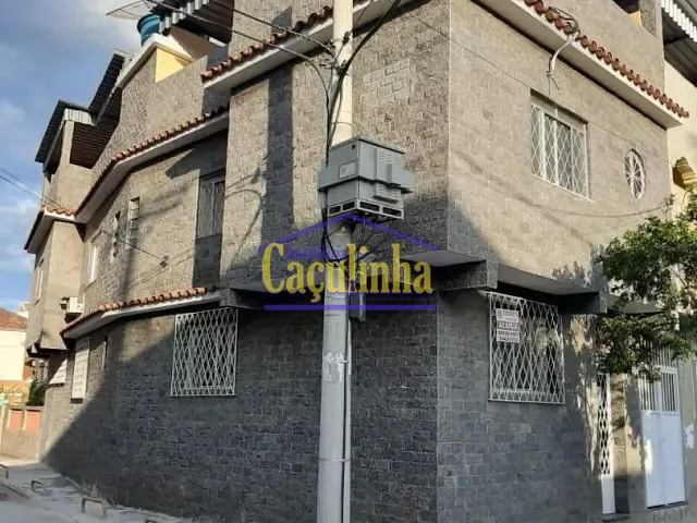 Casa com 76m² 3 quartos e 2 banheiros, à venda, no bairro Centro em Barra do Piraí