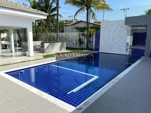 Casa com 1050m² 6 quartos e 3 banheiros, à venda, no bairro Acapulco em Guarujá