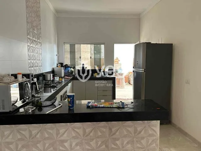 Casa 3 quartos e 2 banheiros, à venda, no bairro Parque das Mangabeiras em Araxá