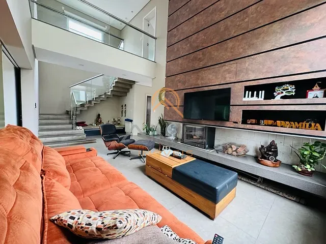 Casa com 364m² 3 quartos e 4 banheiros, à venda, no bairro Laranjal em Pelotas