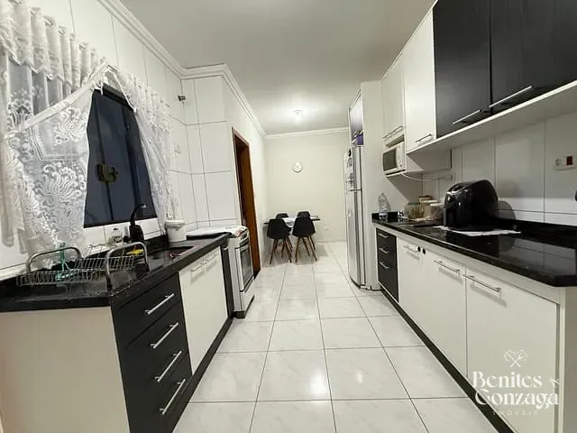Casa com 150m² 3 quartos e 2 banheiros, à venda, no bairro Jardim Everest em Maringá