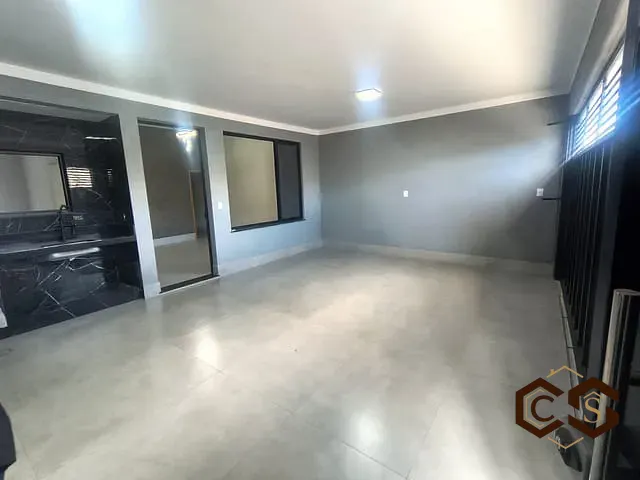 Casa com 150m² 3 quartos e 2 banheiros, à venda, no bairro Jardim Residencial Nova Veneza em Indaiatuba