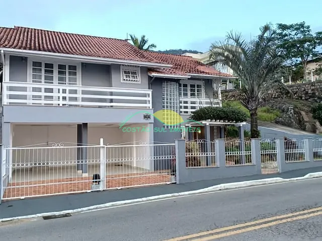 Casa 3 quartos e 3 banheiros, à venda, no bairro Ribeirão da Ilha em Florianópolis