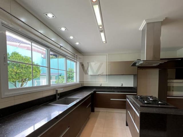Casa com 900m² 4 quartos e 7 banheiros, à venda, no bairro Orfãs em Ponta Grossa