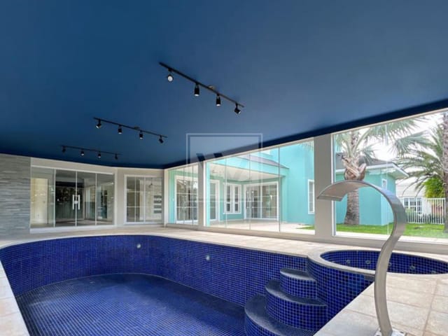 Casa com 900m² 4 quartos e 7 banheiros, à venda, no bairro Orfãs em Ponta Grossa