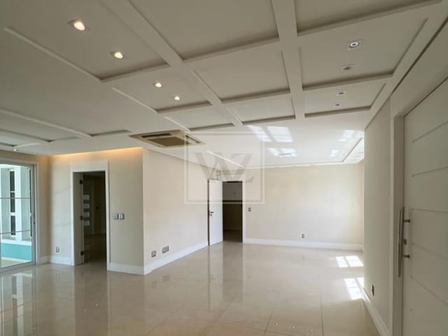 Casa com 900m² 4 quartos e 7 banheiros, à venda, no bairro Orfãs em Ponta Grossa