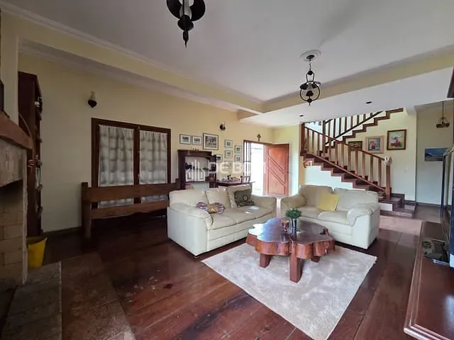 Casa com 426m² 3 quartos e 3 banheiros, à venda, no bairro Jardim Europa em Poços de Caldas