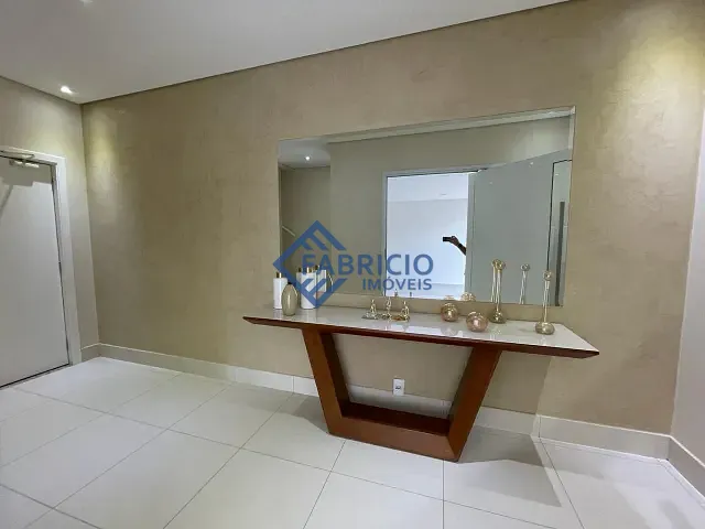 Casa com 1127m² 4 quartos e 6 banheiros, à venda, no bairro Marambaia em Vinhedo