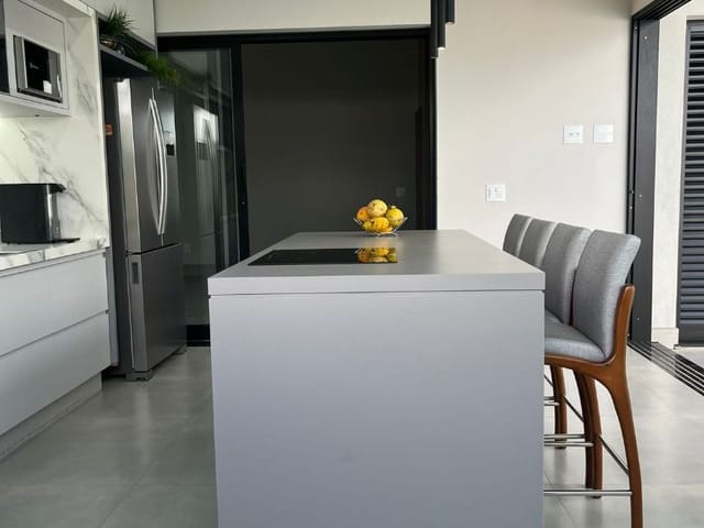 Casa com 300m² 3 quartos e 1 banheiro, à venda, no bairro Jardim Recanto das Águas em Nova Odessa