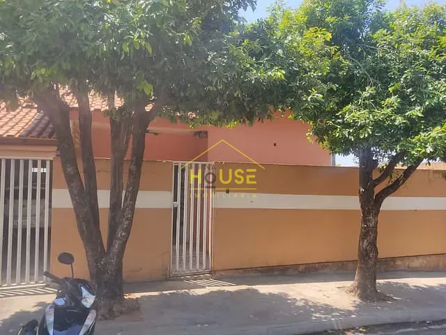 Casa com 180m², à venda, no bairro Pozzobon em Votuporanga