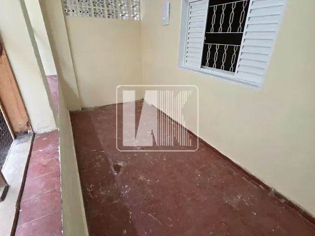 Casa com 60m² 2 quartos e 1 banheiro, para alugar, no bairro Vila Palmares em Santo André