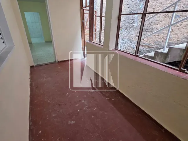 Casa com 60m² 2 quartos e 1 banheiro, para alugar, no bairro Vila Palmares em Santo André
