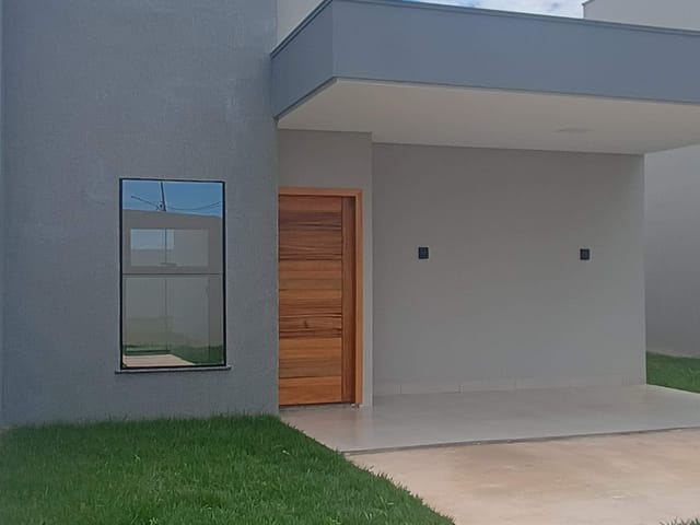 Casa com 300m² 3 quartos e 2 banheiros, à venda, no bairro Residencial Santa Catarina em Sinop