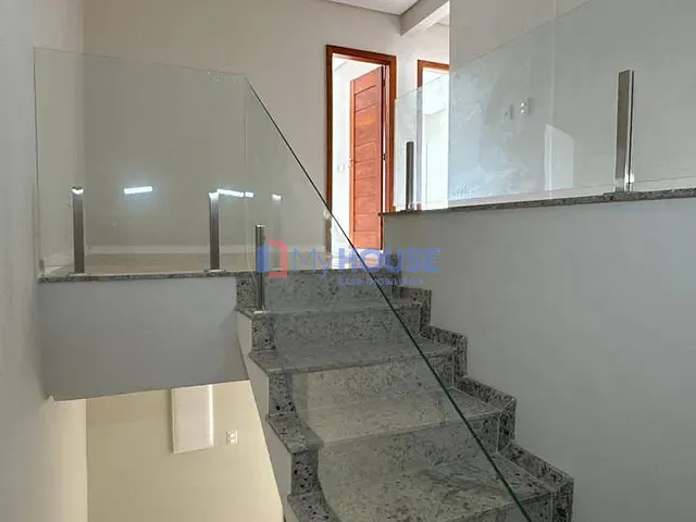 Casa 4 quartos e 3 banheiros, à venda, no bairro Nossa Senhora da Vitória em Ilhéus