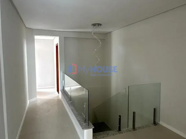 Casa 4 quartos e 3 banheiros, à venda, no bairro Nossa Senhora da Vitória em Ilhéus