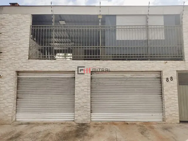 Casa com 185m² 3 quartos e 1 banheiro, à venda, no bairro Jardim Indianápolis em Londrina