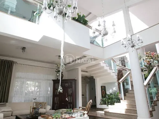 Casa com 1200m² 4 quartos e 7 banheiros, à venda, no bairro Jardim São Jorge em Londrina