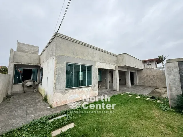 Casa com 405m² 3 quartos e 2 banheiros, à venda, no bairro Costeira em Balneário Barra do Sul