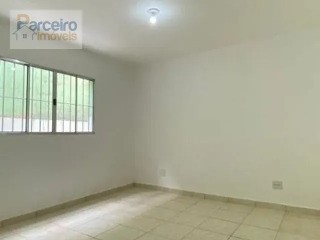 Casa com 300m² 2 quartos e 1 banheiro, para alugar, no bairro Vila Carrão em São Paulo