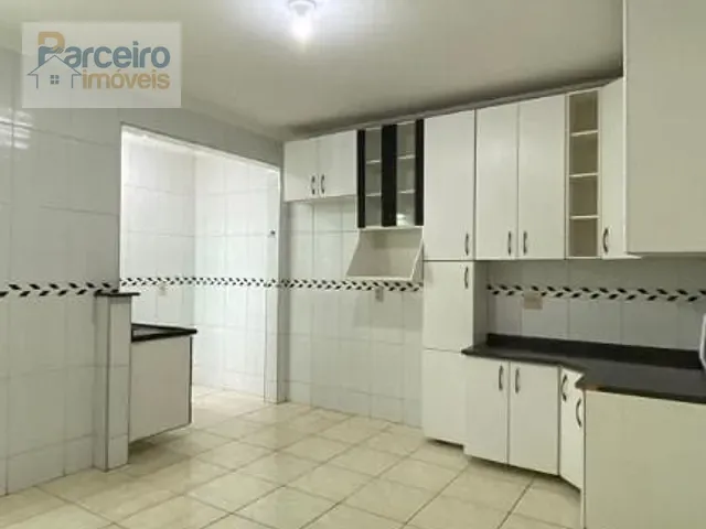 Casa com 300m² 2 quartos e 1 banheiro, para alugar, no bairro Vila Carrão em São Paulo