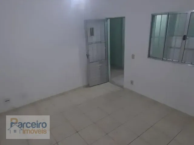 Casa com 300m² 2 quartos e 1 banheiro, para alugar, no bairro Chácara Califórnia em São Paulo