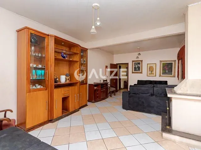 Casa com 316m² 4 quartos e 4 banheiros, à venda, no bairro Vila Izabel em Curitiba