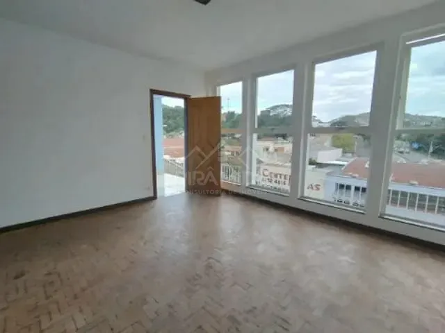 Casa com 389m² 3 quartos e 2 banheiros, à venda, no bairro Jardim Santa Rosália em Poços de Caldas