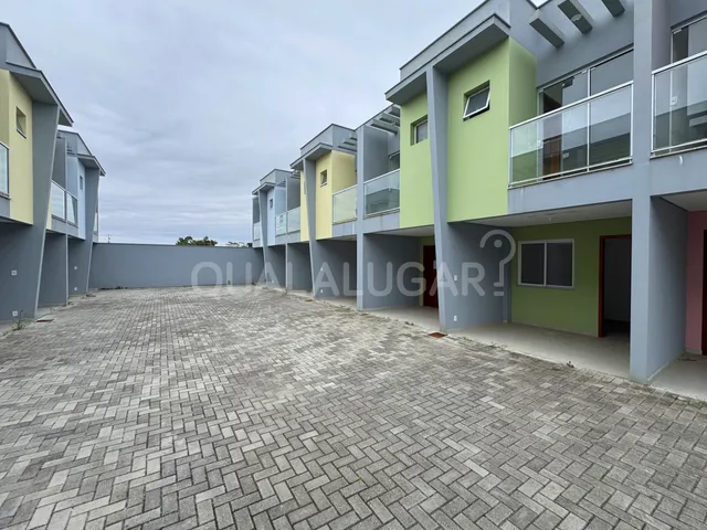 Casa 2 quartos e 3 banheiros, para alugar, no bairro Taquaraçu em Pescaria Brava