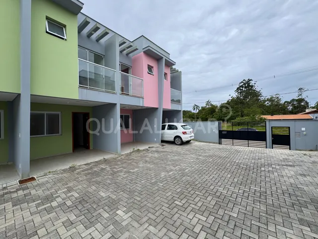 Casa 2 quartos e 3 banheiros, para alugar, no bairro Taquaraçu em Pescaria Brava