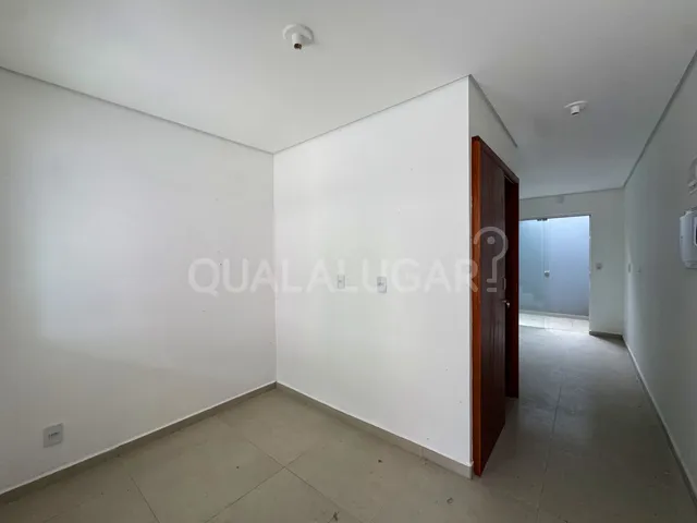 Casa 2 quartos e 3 banheiros, para alugar, no bairro Taquaraçu em Pescaria Brava