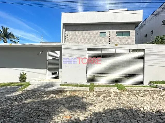 Casa 3 quartos e 4 banheiros, à venda, no bairro Nossa Senhora da Vitória em Ilhéus