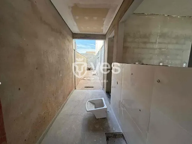 Casa 2 quartos e 1 banheiro, à venda, no bairro Parque das Mangabeiras em Araxá