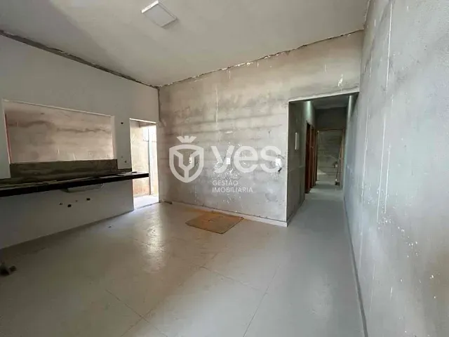 Casa 2 quartos e 1 banheiro, à venda, no bairro Parque das Mangabeiras em Araxá