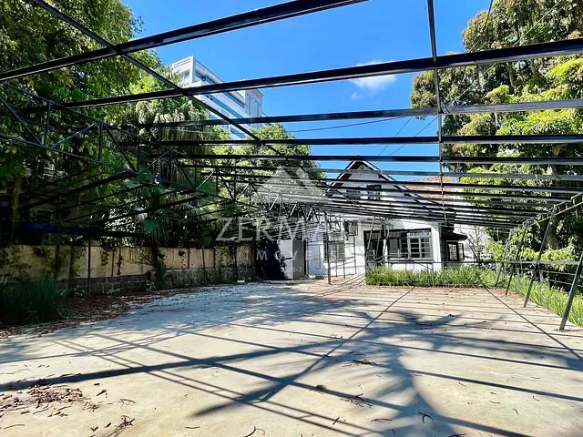 Casa com 1440m², para alugar, no bairro Centro em Blumenau