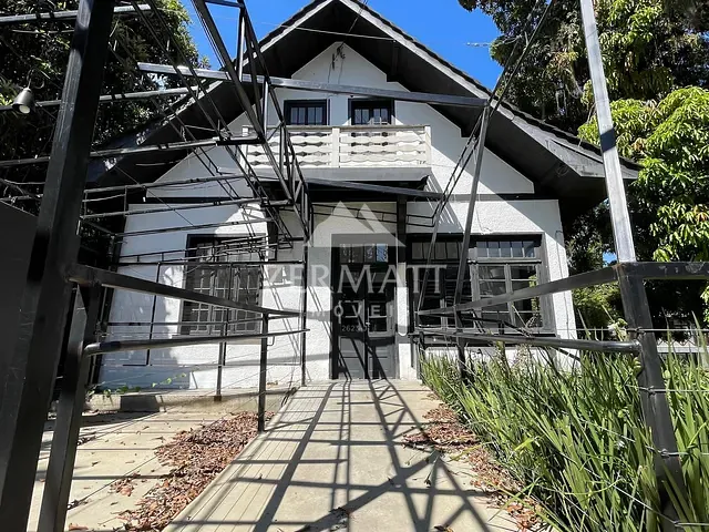 Casa com 1440m², para alugar, no bairro Centro em Blumenau