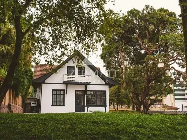 Casa com 1440m², para alugar, no bairro Centro em Blumenau
