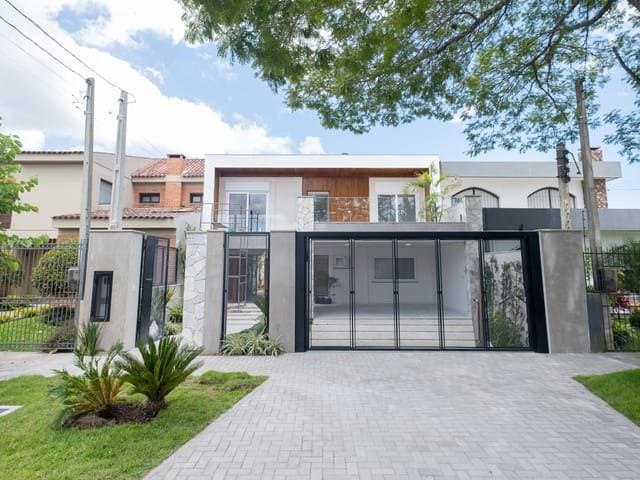 Casa toda reformada no Parque Tênis