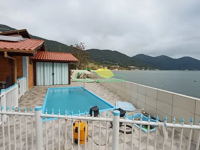 Casa 4 quartos e 2 banheiros, à venda, no bairro Ribeirão da Ilha em Florianópolis