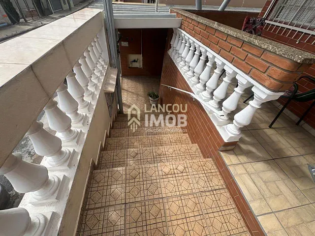 Casa com 300m² 2 quartos e 2 banheiros, à venda, no bairro Jardim Pacaembu em Jundiaí