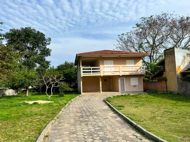 Casa com 1050m² 3 quartos e 3 banheiros, para alugar, no bairro São João do Rio Vermelho em Florianópolis