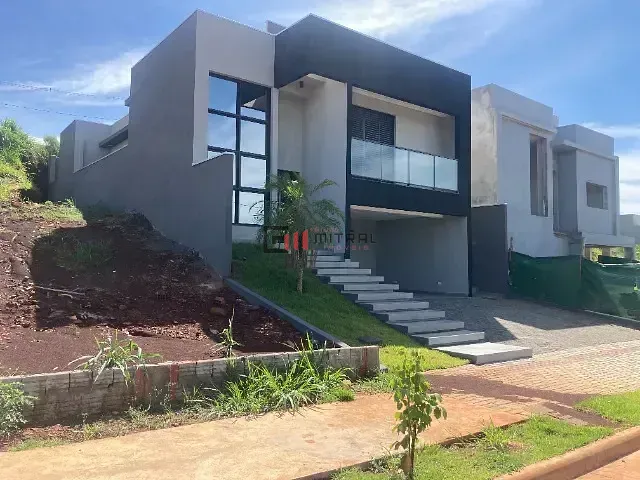 Casa com 264m² 3 quartos e 5 banheiros, à venda, no bairro Gleba Simon Frazer em Londrina