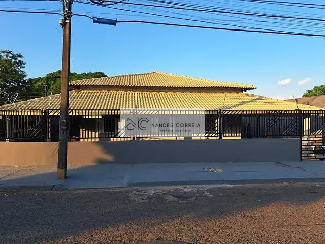 Casa 3 quartos e 2 banheiros, à venda, no bairro Conjunto Habitacional Alexandre Urbanas em Londrina