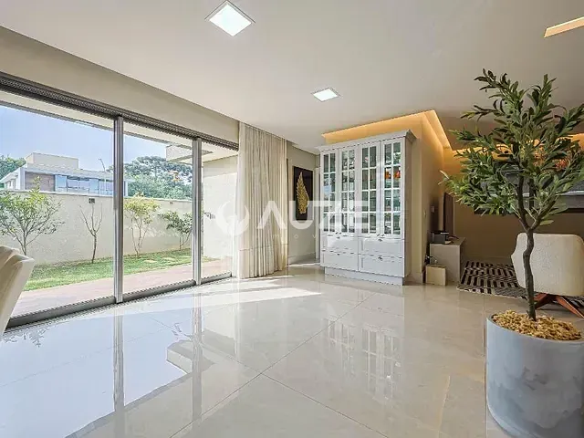 Casa com 328m² 4 quartos e 3 banheiros, à venda, no bairro Jardim das Américas em Curitiba