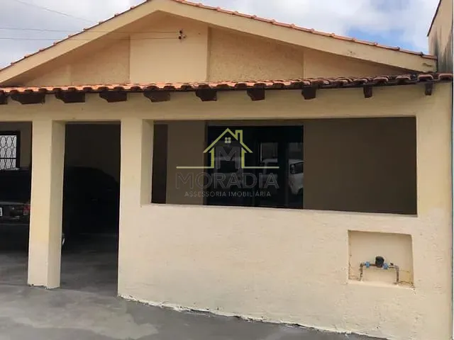 Casa com 250m² 2 quartos e 1 banheiro, à venda, no bairro Centro em Guaxupé