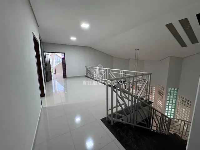 Casa com 1350m² 4 quartos e 2 banheiros, à venda, no bairro Santa Cruz em Cuiabá
