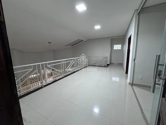 Casa com 1350m² 4 quartos e 2 banheiros, à venda, no bairro Santa Cruz em Cuiabá