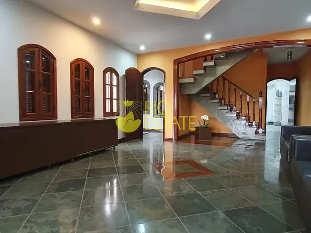 Casa com 238m² 5 quartos e 6 banheiros, à venda, no bairro Água Limpa em Volta Redonda