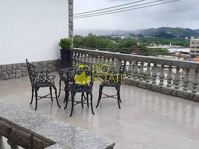 Casa com 238m² 5 quartos e 6 banheiros, à venda, no bairro Água Limpa em Volta Redonda